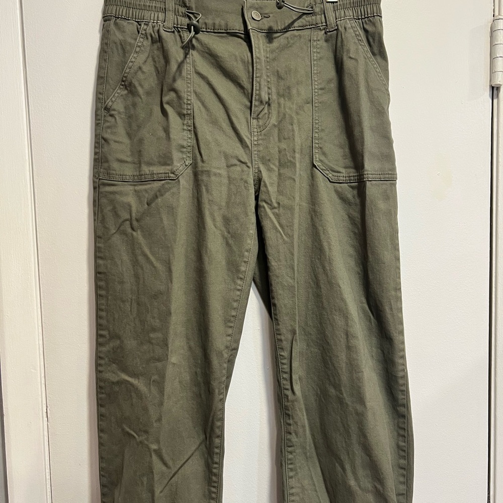 Celebrity Pink Women’s Green Cargo Pants